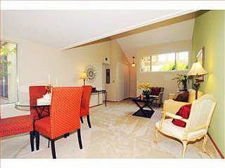 4th image of 8162 Park Villa Cir