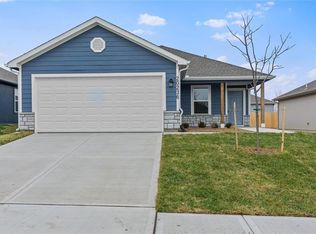 20236 W 194th St, Spring Hill, KS 66083
