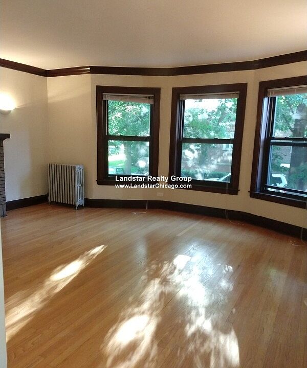 1st image of 7228 N Greenview Ave #1