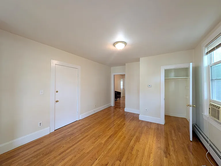 379 Windsor St — Photo 10