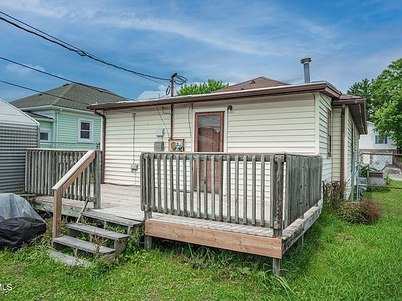 3rd image of 1014 Maple St