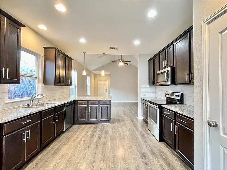 710 Coconut Grove St — Photo 16