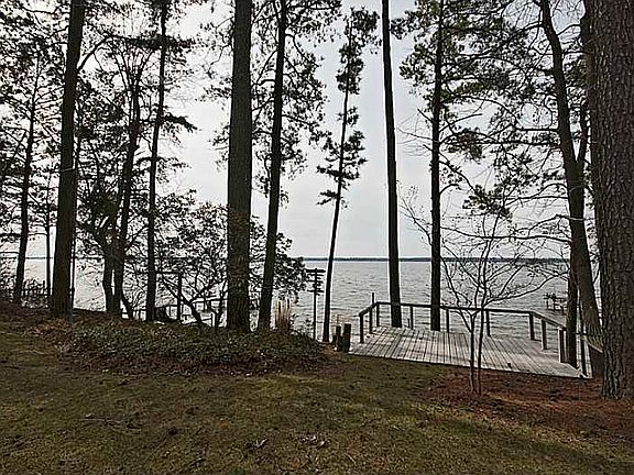 3rd image of 5890 York Haven West Dr