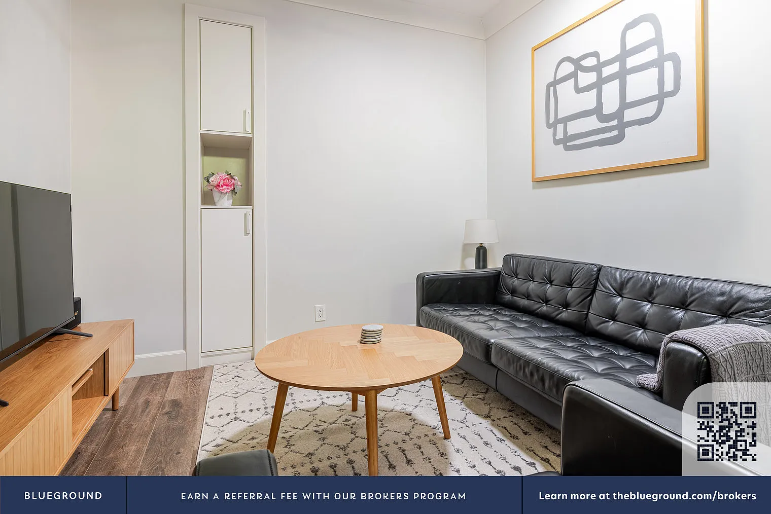 2 bed, 1.0 bath, 721 sqft, $4,420 — Photo 3