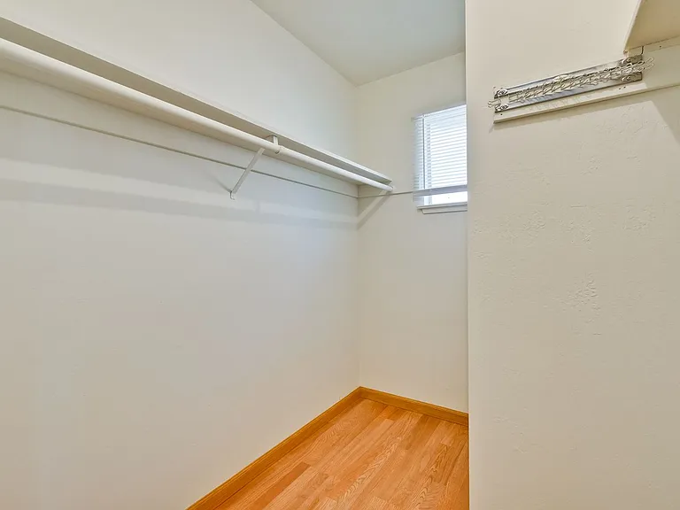 4712 Clarendon Dr — Photo 47