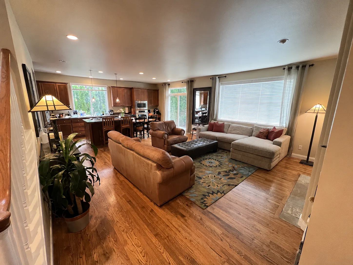 3 bed, 2660 sqft, $4,479 — Photo 2
