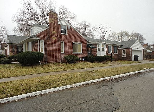 2nd image of 4004 W Outer Dr