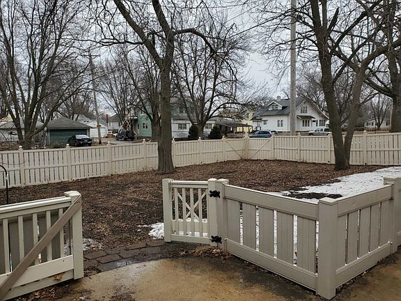 2nd image of 2001 Hill Ave