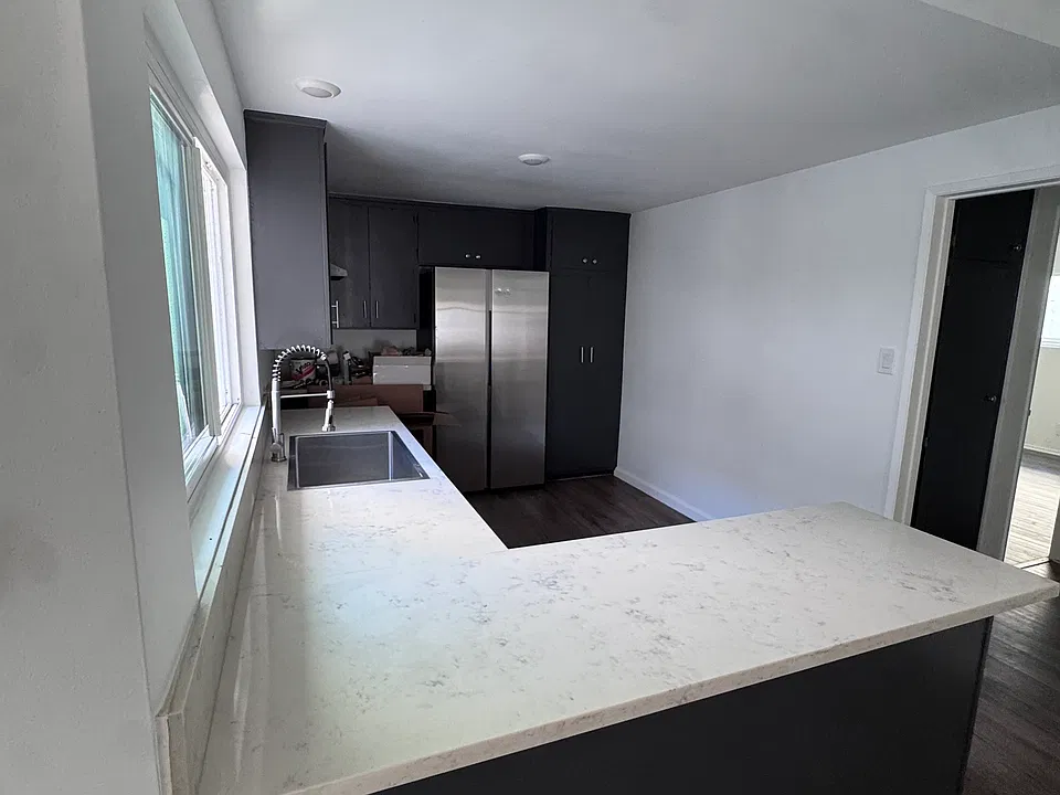 3636 Redondo Beach Blvd #B