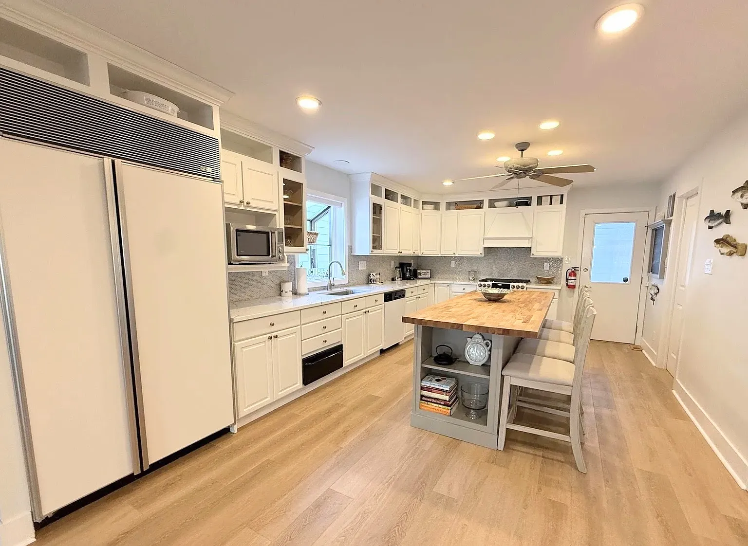 3 bed, 2.5 bath, 1858 sqft, $29,000 — Photo 3