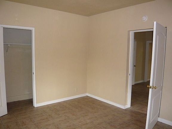 4th image of 1320 E Lindsay St
