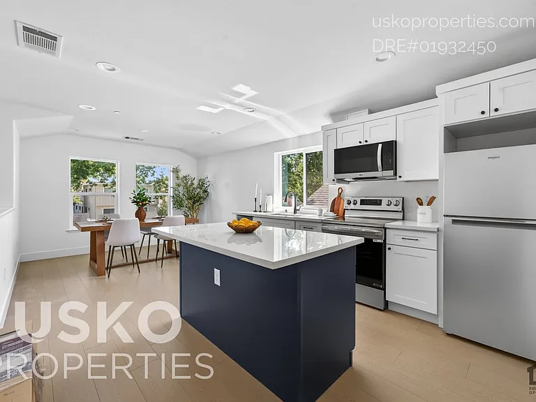 2710 T St #2 — Photo 6