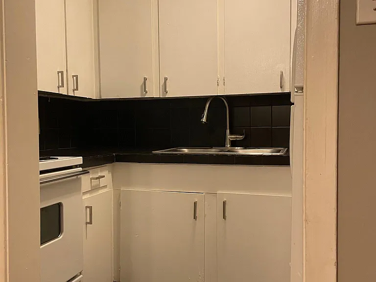 509 W Main St #5 — Photo 8