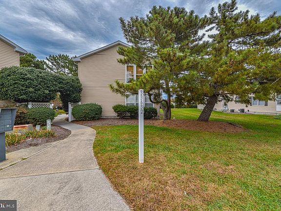 4th image of 33632 Briar Ct N Unit 2H