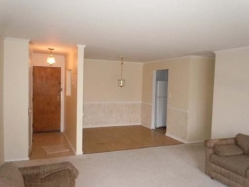 3rd image of 5510 N Lincoln Ave #201