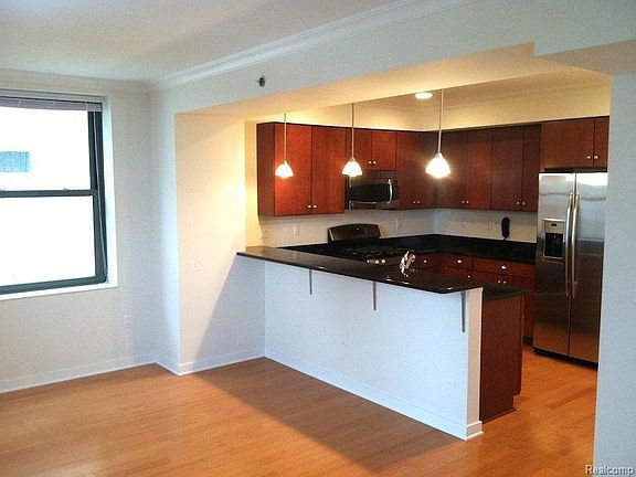 2nd image of 1135 Shelby St #2