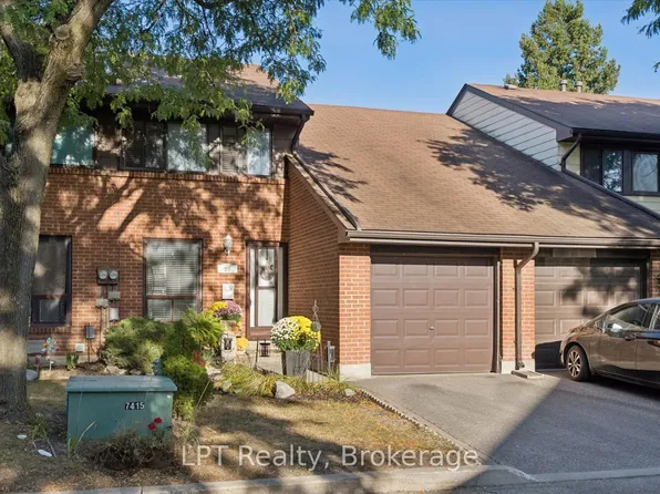 155 Glovers Rd #25, Oshawa, ON L1G 7A4