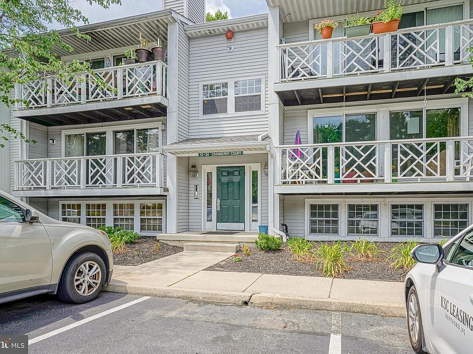 1st image of 14 Cranberry Ct