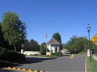 85 Gate House Ln, Edison, NJ 08820