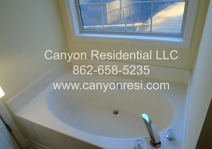 125 Bay Court Dr — Photo 8