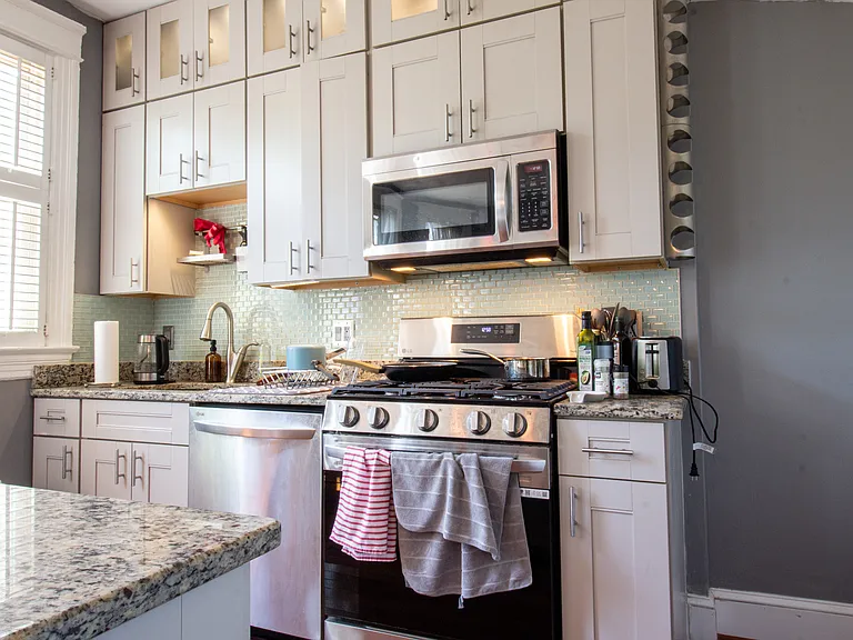 148 Adams St NW — Photo 24