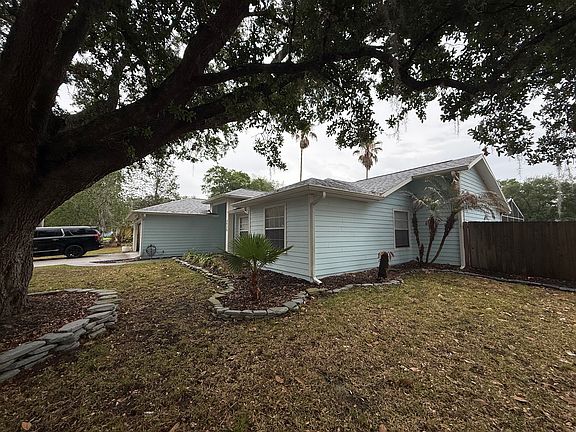 4th image of 3925 NW 62nd Ave