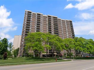 301 Frances Ave #1605, Hamilton, ON L8E3W6