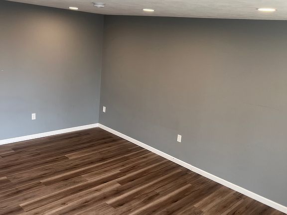 2nd image of 108 N Main St #108