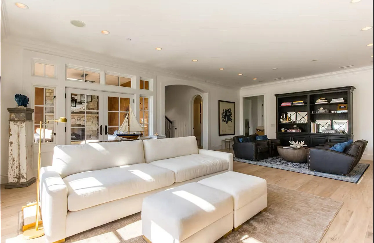 17 Emerald Bay — Photo 2