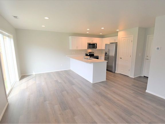 5th image of 3133 Harrier St NE