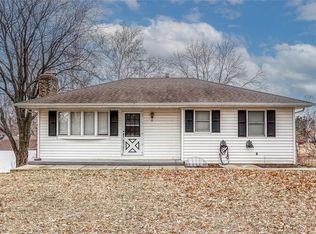 18474 Ridge Dr, Linwood, KS 66052