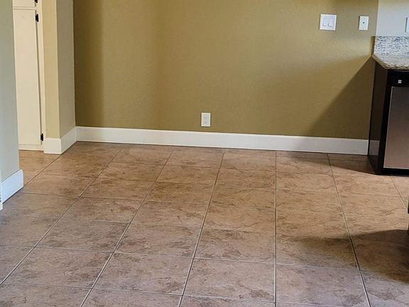 4th image of 222 S Lincoln Ave S #11