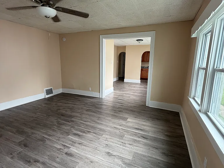 1218 E Broadway St #1 — Photo 7