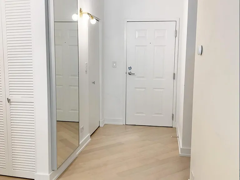 920 W Madison St #D7 — Photo 16