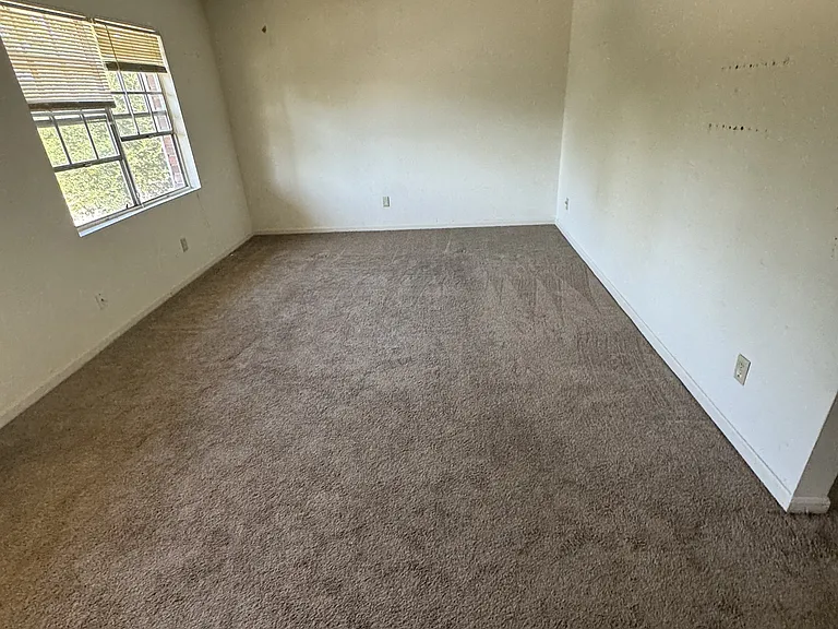 2220 Ticknor Dr #8 — Photo 4