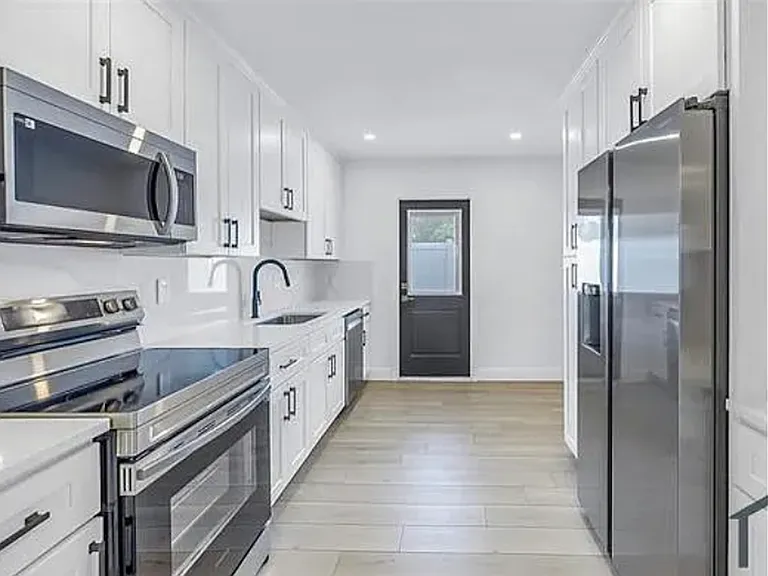 3009 W Binnicker Ave — Photo 2