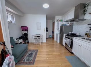 1009 Waverly St #1A, Philadelphia, PA 19147