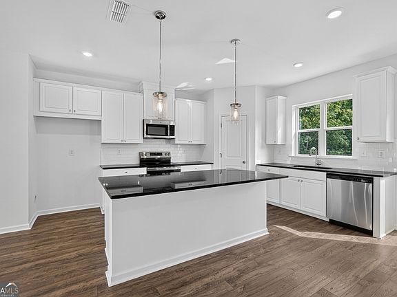 3rd image of 62 Wilder Ridge Way