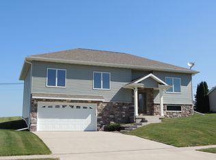 902 Kester Rd, Marshalltown, IA 50158