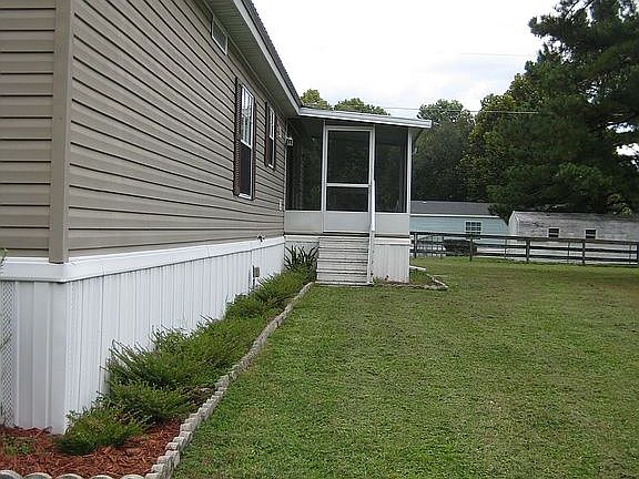 3rd image of 311 SW Woodberry Ct