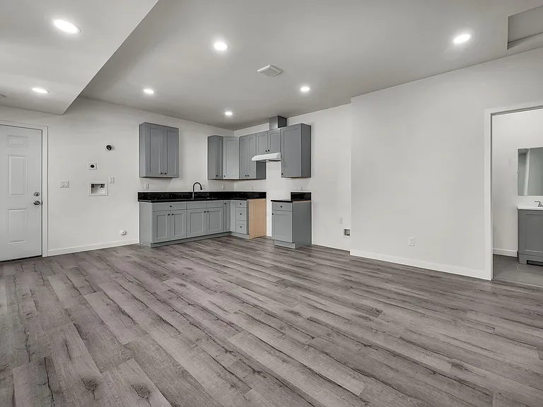 5842 Denver Ave — Photo 17