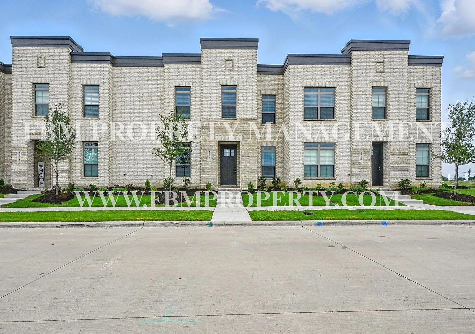 2128 Layla Dr - Gorgeous 3 Bedroom, 2.5 Bathroom Townhome in Waxahachie, TX! — Photo 1