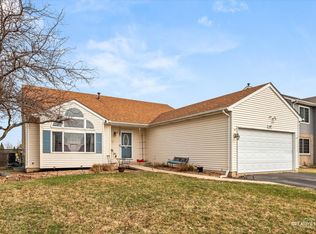 2302 Red Hawk Dr, Plainfield, IL 60586