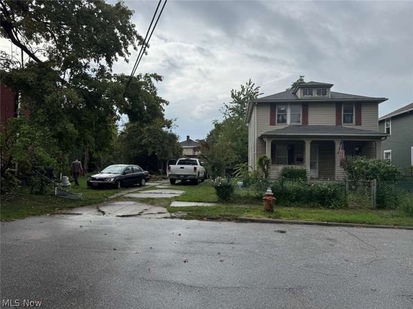 426 E 160th St, Cleveland, OH 44110