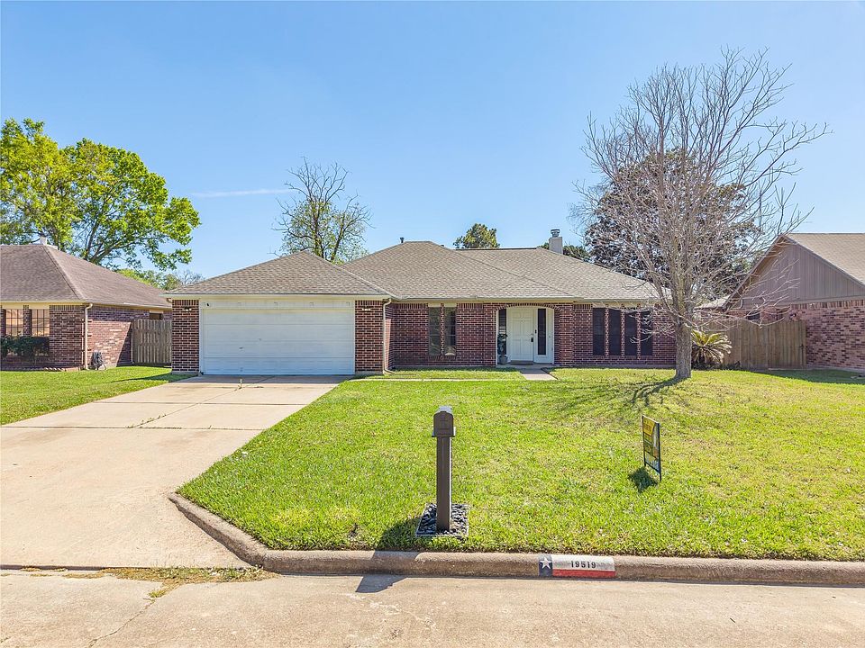 1st image of 19519 Mallard Lake Ln