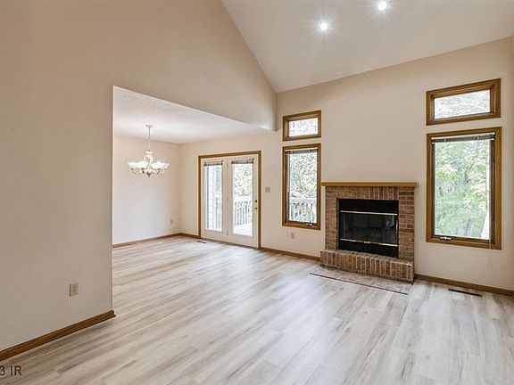3rd image of 3503 Oak Creek Pl
