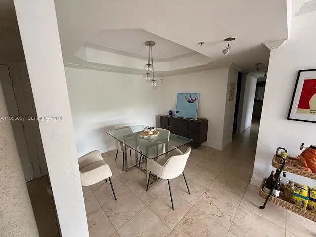 101 Sidonia Ave — Photo 2