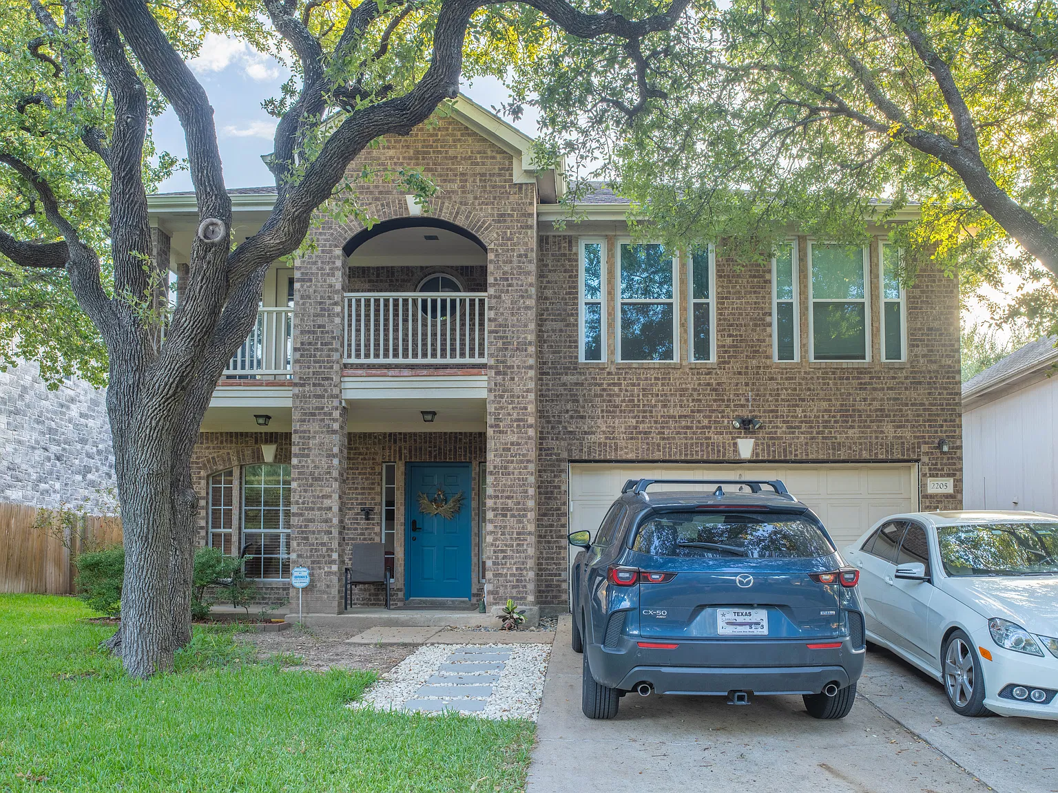 3 bed, 2.5 bath, 2653 sqft, $2,700 — Photo 1