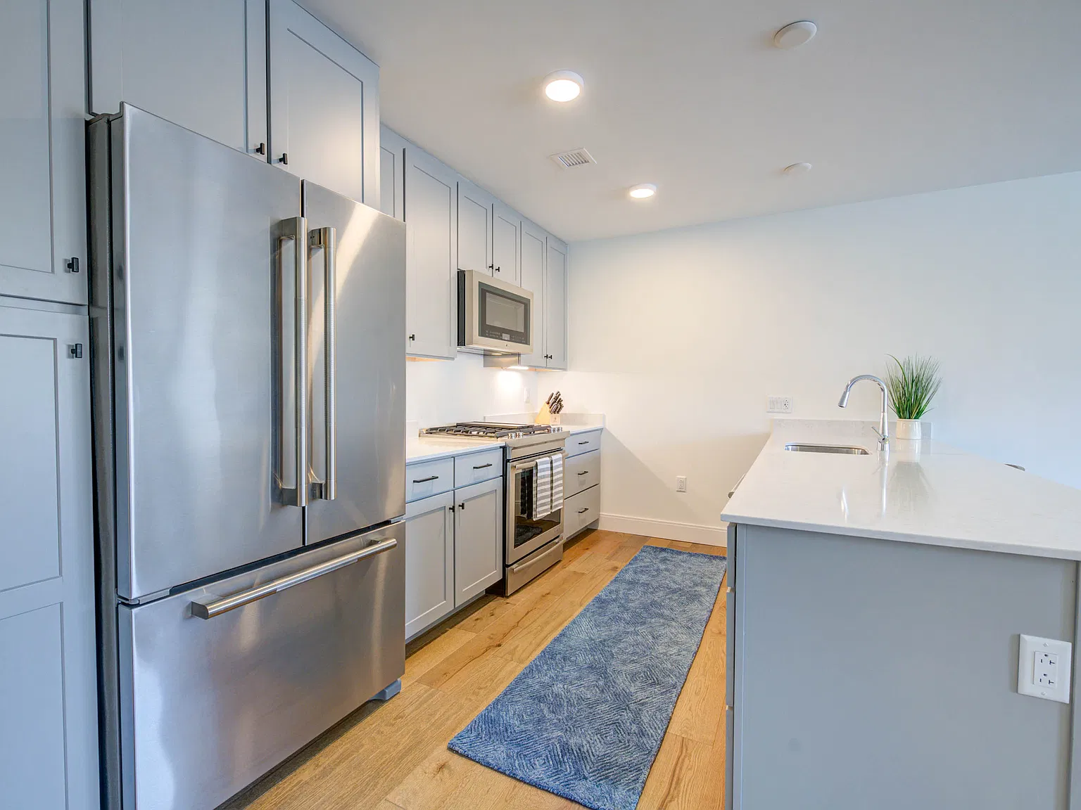 218 Washington Ave — Photo 2