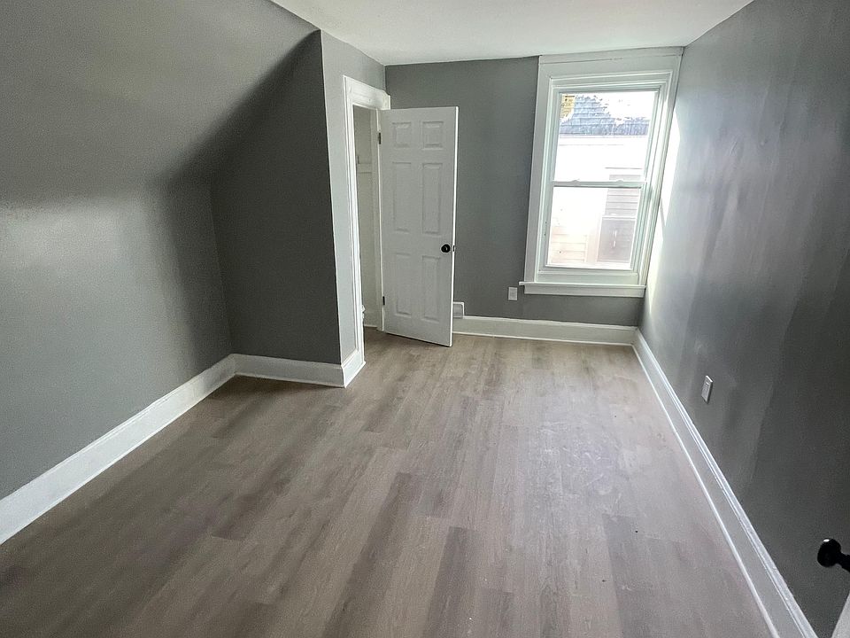 2nd image of 34 N 18th St #3T